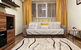Cozy And Clean Apartment, Near National Arena